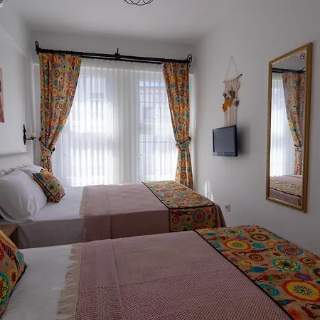 E2 Deniz בוזקאדה